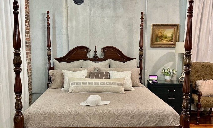 Carthage House | Room 2 (sleeps 2) at Chipley's Squareview Inn