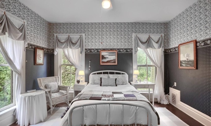 Tionesta Bed & Breakfast | Room 4 at The Vintage Inn Boutique B&B. Gourmet food and cocktails included!