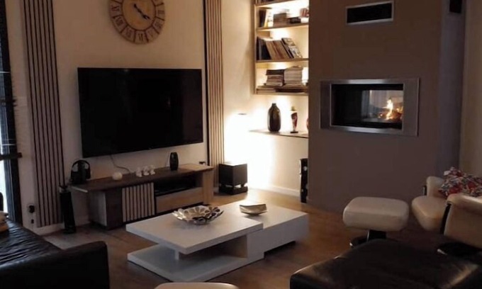 Val-d'Ize House | Room at Sylvie's, breakfast included