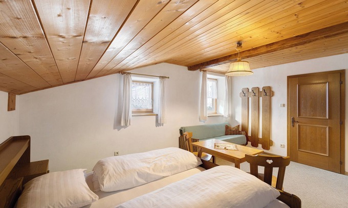 Val di Vizze Apartment | Room 'Bartlhof Torwand' with Mountain View, Shared Terrace and Wi-Fi