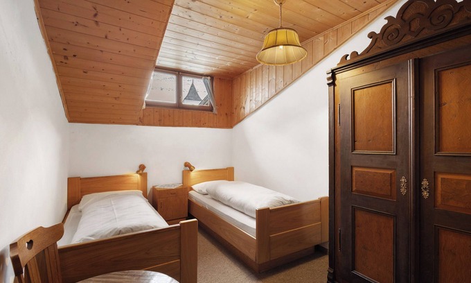 Val di Vizze Apartment | Room 'Bartlhof Vitus' with Mountain View, Shared Terrace and Wi-Fi