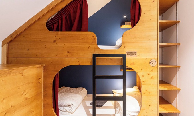 Faverges-Seythenex Apartment | Room 'Chambre C' with Mountain View, Shared Terrace and Wi-Fi