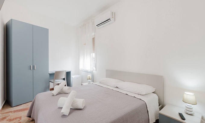 Giuliana Apartment | Room 'Eleonora D'Aragona' with Mountain View, Wi-Fi, and Air Conditioning
