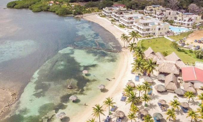 Dixon Cove Villa | Room for 4 people with access to private beach