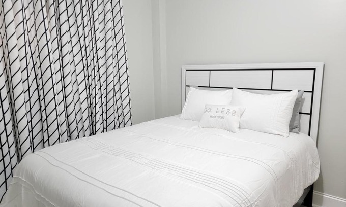 Hartford House | Room for rent in Apartment