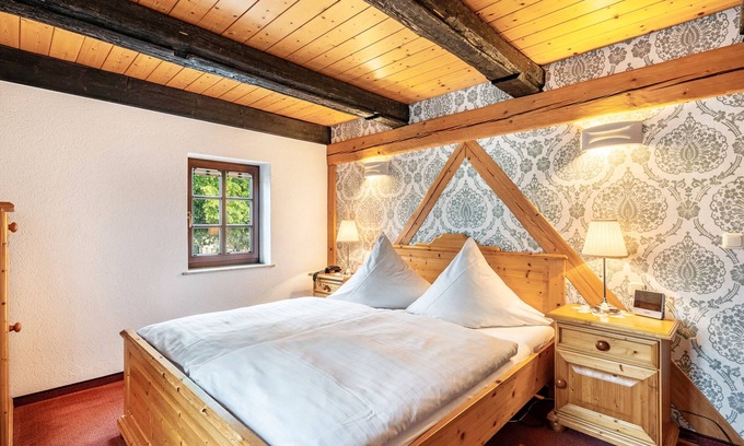 Soernewitz Apartment | Room 'Im Weinrestaurant 2' with Shared Garden and Wi-Fi