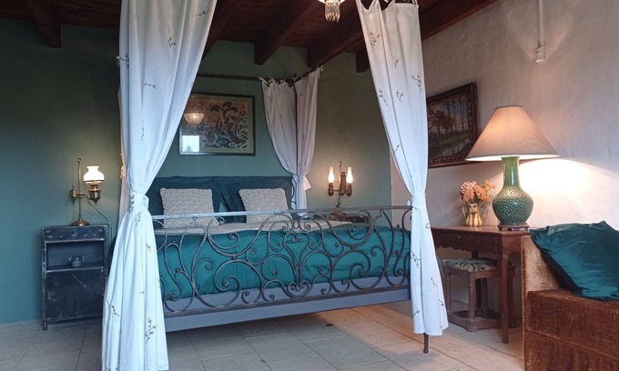 Pazayac Bed & Breakfast | Room on the edge of Périgord and Limousin