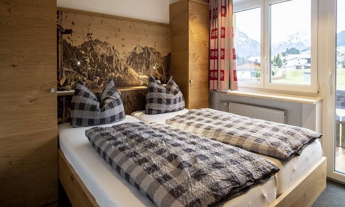 Riezlern Apartment | Room/shower/toilet/south-facing balcony (gentian) - Boersch guest house - Jochum family