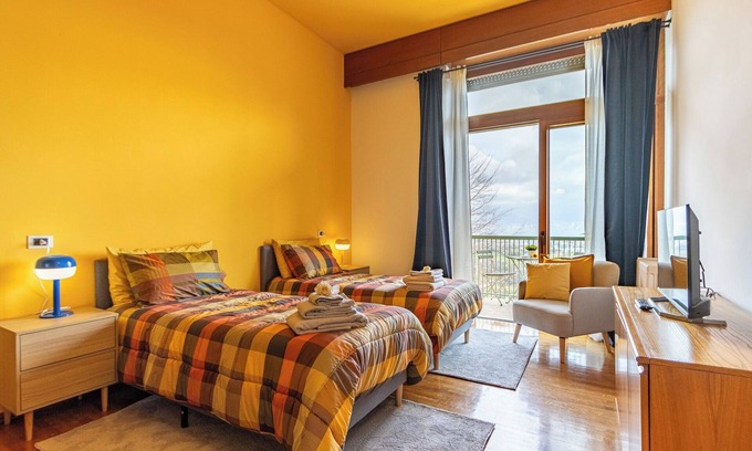 Montevecchia Apartment | Room 'Stanza Miele' with Mountain View, Shared Terrace and Wi-Fi