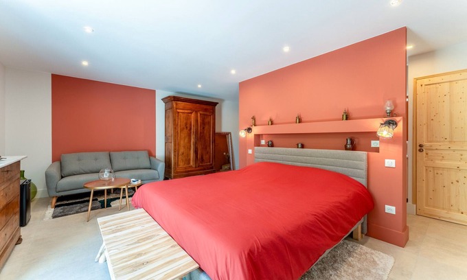 Les Angles Apartment | Room 'Sylviane' with Shared Terrace, Shared Garden, and Air Conditioning