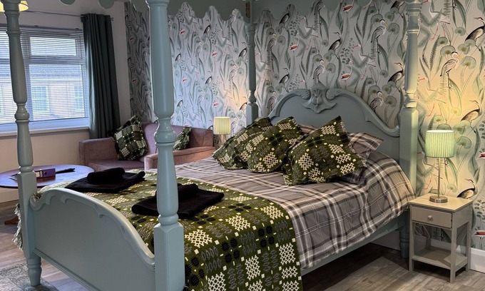 Aberporth Apartment | Room with balcony for two