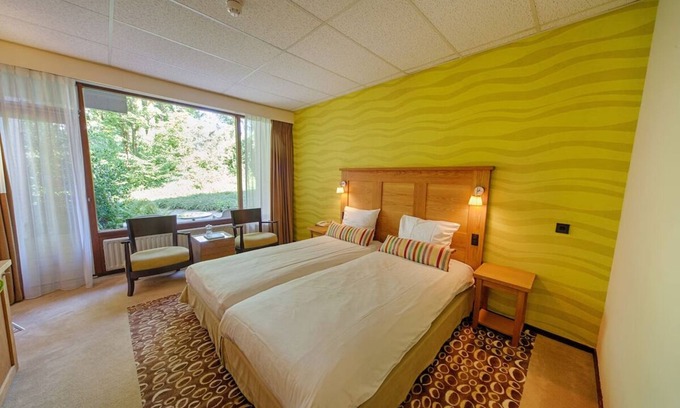 Rijssen Hotel | Room with Balcony! Indoor Pool, Close to National Park De Sallandse Heuvelrug!