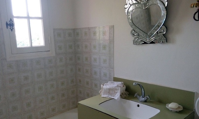 Le Rouret House | Room with garden and pool access