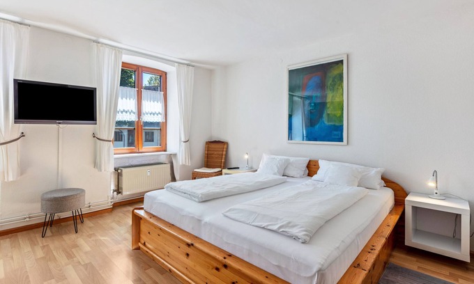 Schoenau im Schwarzwald Apartment | Room 'Zimmer 1' with Shared Terrace, Shared Garden and Wi-Fi