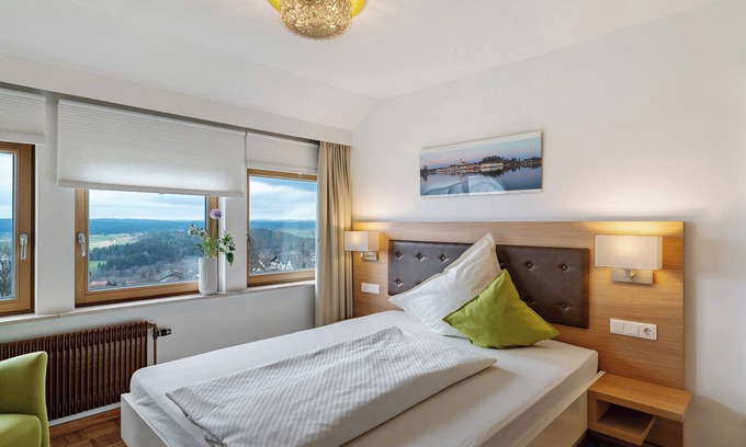 Hallwangen Apartment | Room 'Zimmer 5 Panoramablick' with Shared Terrace, Shared Garden and Wi-Fi