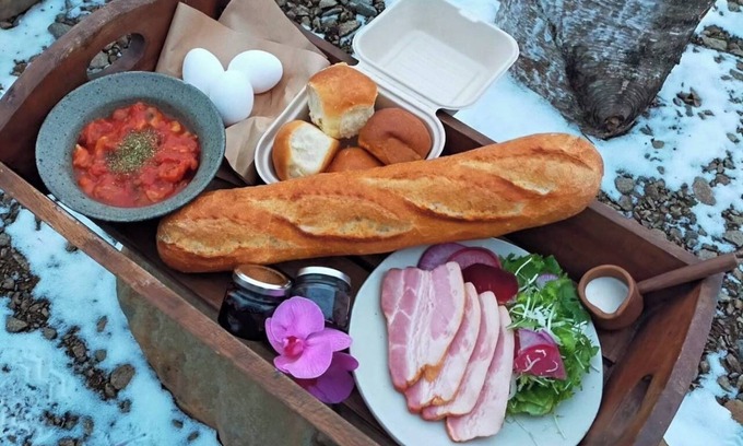 Naganuma RV Rental | room888 Breakfast included | 45 people Private/Yubari County Hokkaidō