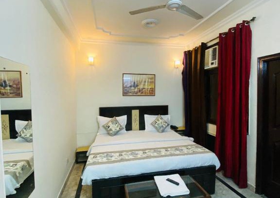 Baraula Hotel | Roomshala 056 Hotel CSK - Prayag Hospital