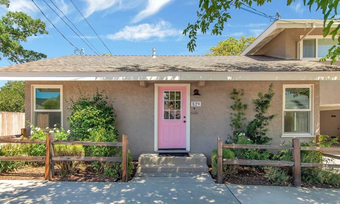 Paso Robles House | Rosé Getaway Close to Downtown Paso Robles 2 Bed/1 Bath