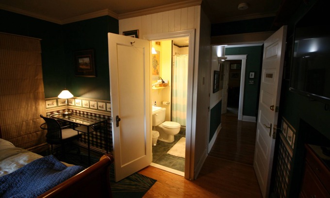Hamilton Bed & Breakfast | Rose Arden Bed & Breakfast