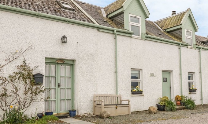 Strachur Cottage | ROSE COTTAGE, family friendly, with open fire in Strachur