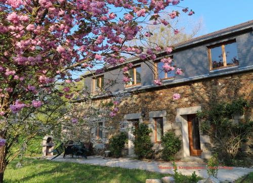 Saint-Clet House | Rose cottage