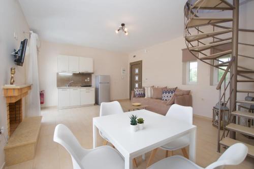 Razata Apartment | Rose Maisonette