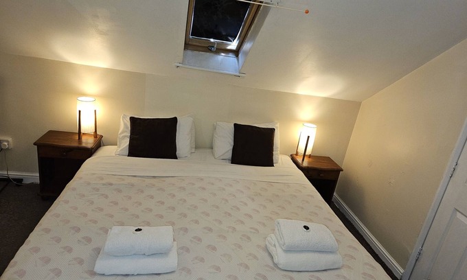 Peterborough House | Rose Marie Guest House