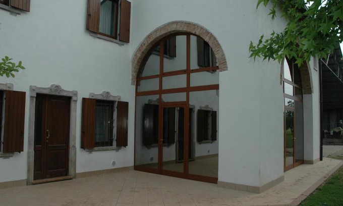 Sud Bed & Breakfast | Rose Rosse