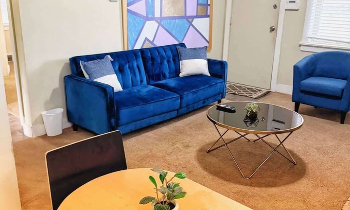 Munhall Apartment | Rose’s Comfortable Place | Cozy 1-Bedroom