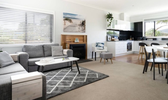 Rosebud House | Rosebud Delight; beach/restaurants/wineries/hot springs/golf/Dog Friendly