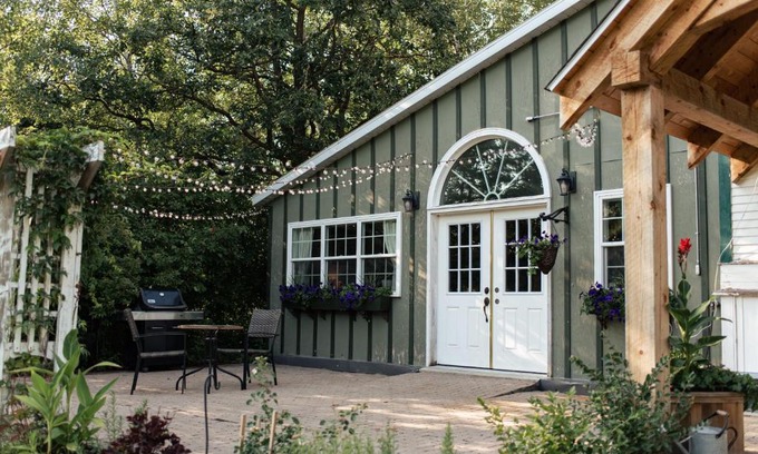 New Bothwell House | Rosedale Chapel Bed and Breakfast