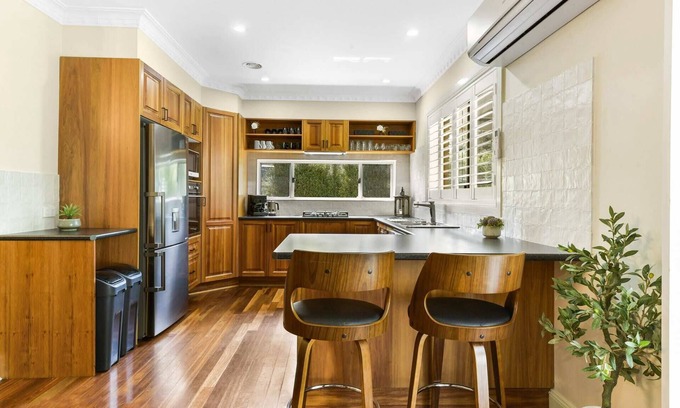 Bletchington House | Roselawn Manor | 5 Bedroom Entertainer