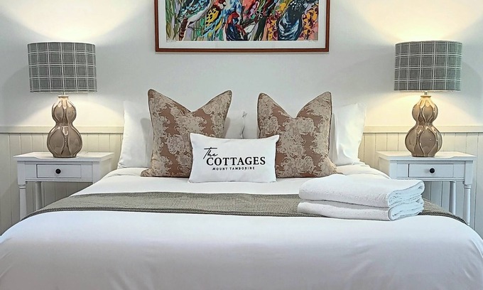 North Tamborine Cottage | Rosella Cottage - Mount Tamborine
