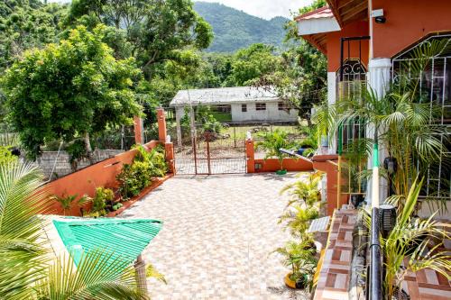Blue Mountains National Park House | Roses Place