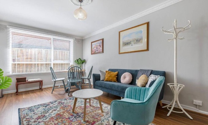 Windsor Apartment | Rosewood Lodge - Cottage Charm off High Street