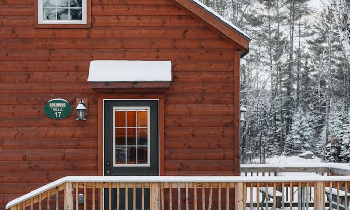 Bethlehem Cabin | Rosewood Villa, High-end cozy log cabin