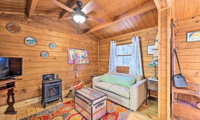 Rosman Apartment | Rosman Vacation Rental with Charcoal Grill!