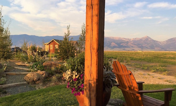 Belgrade Cabin | Ross Creek Cabins Rent All 5
