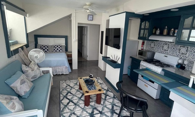 Haggatt Hall Apartment | Ross students Available from October long term Ross Uni 5 mins drive
