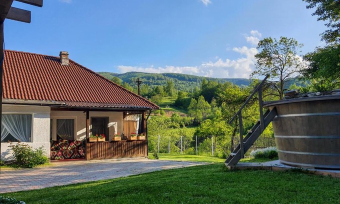 Vulcan House | Roua Land