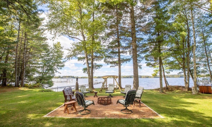 Park Falls House | Round Lake Retreat | 2 Bed, 1 Bath