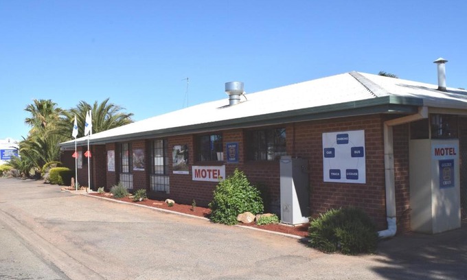 Peterborough Hotel | Roundhouse Motel