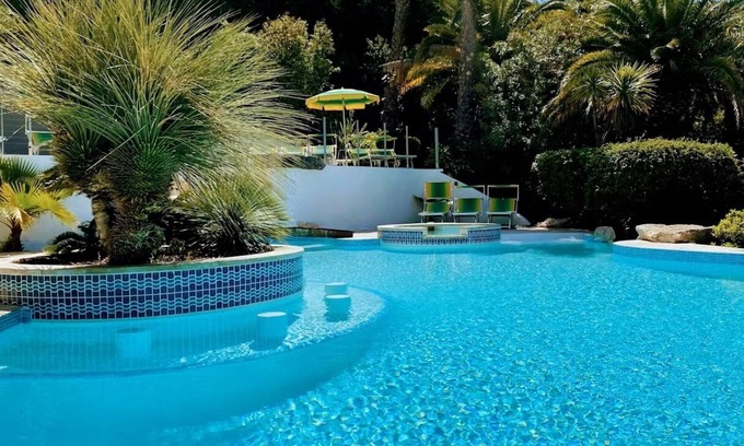 Cassis Hotel | Royal Cottage