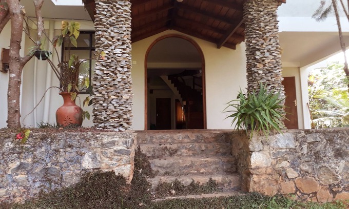 Harispattuwa House | Royal Gate Home stay