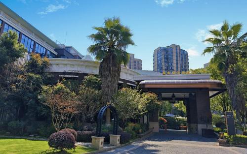 Jiangxia District Hotel | Royal Grace Hotel Optics Valley Wuhan