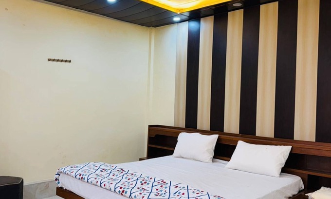 Gurugram Villa | Royal green farm stay