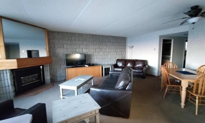 Thornbury Apartment | Royal Harbour Resort - Thornbury ON