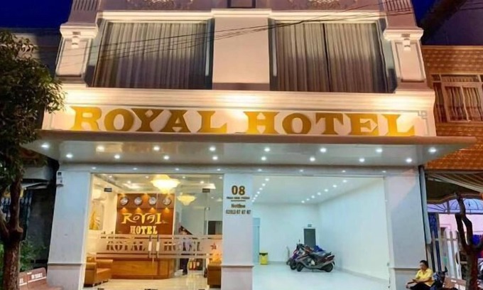 Bac Lieu Hostel | Royal Hotel
