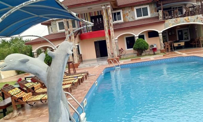 Nungua Hotel | Royal Kamak Hotel