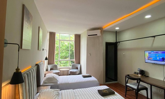 Jepara Hotel | Royal Kencana powered by Cocotel